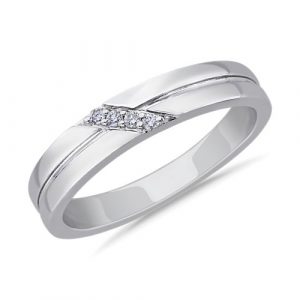 Diagonal Pavé Diamond Grooved Wedding Band