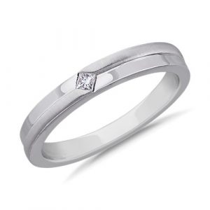 Princess-Cut Solitaire Diamond Step Band